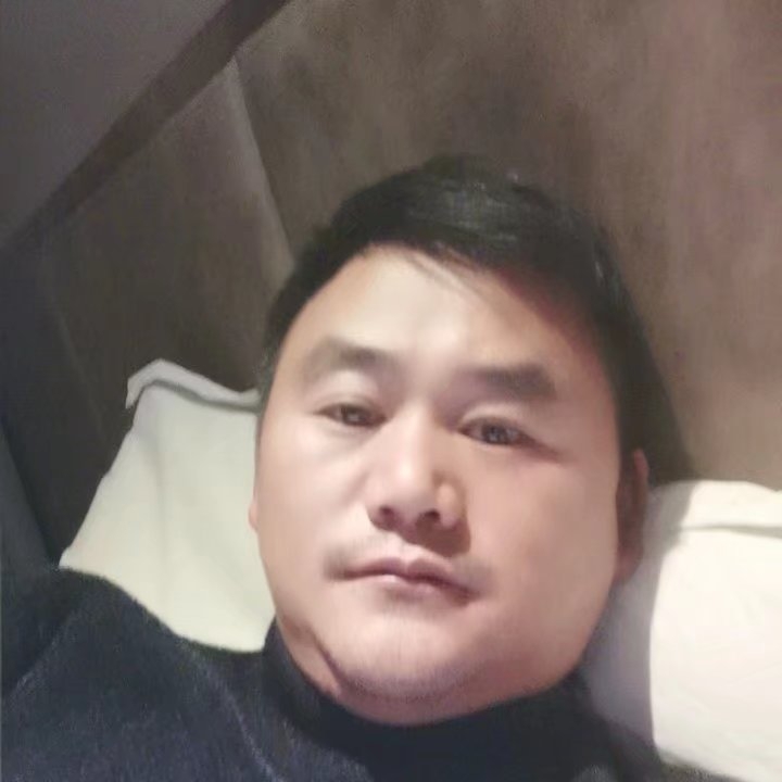 奔跑的第四张照片--镇江相亲服务中心