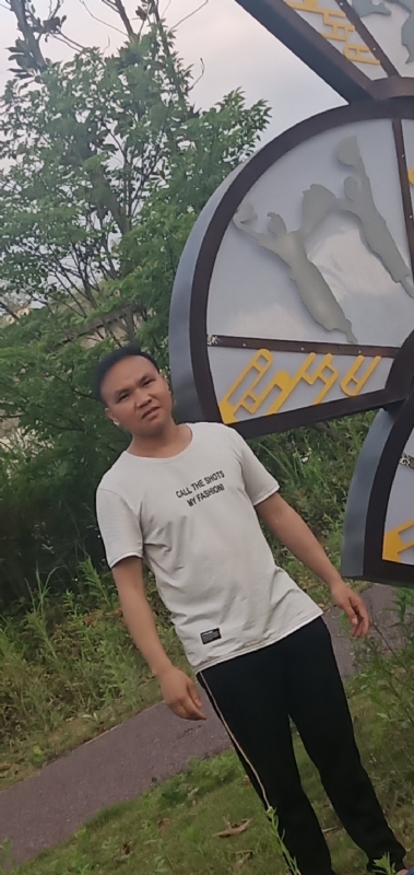 愉快的阳光的第一张照片--镇江相亲服务中心