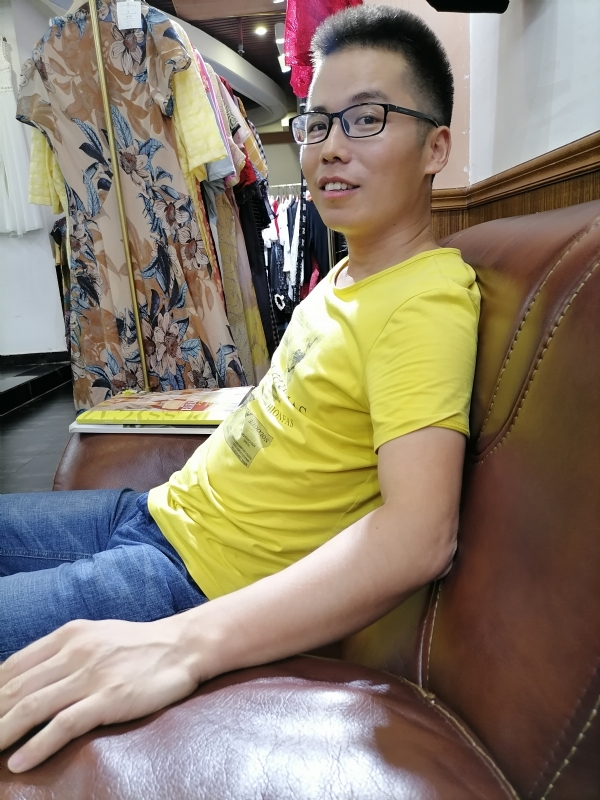 汪顺鹏的第一张照片--镇江相亲服务中心