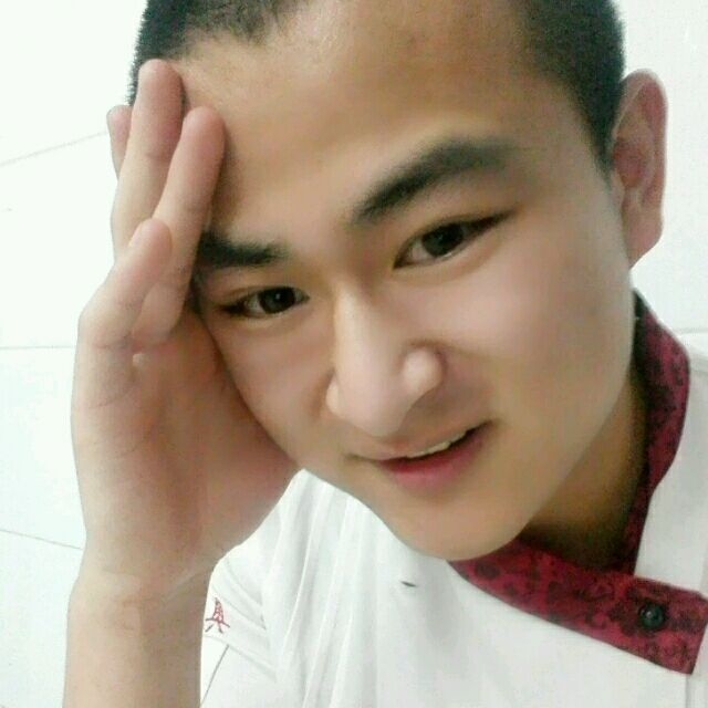 人潮拥挤的第一张照片--镇江相亲服务中心