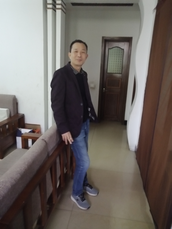 相亲相爱的第一张照片--镇江相亲服务中心