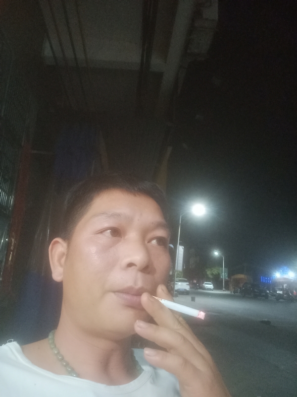 善解人意的第一张照片--镇江相亲服务中心