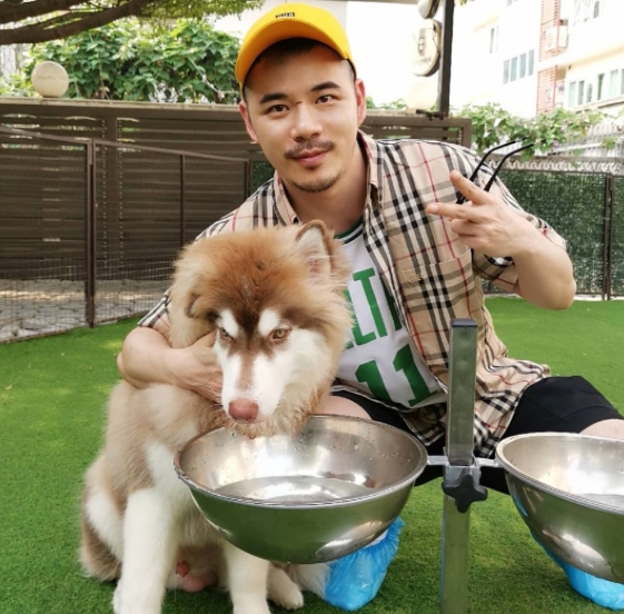 坚持的第一张照片--镇江相亲服务中心
