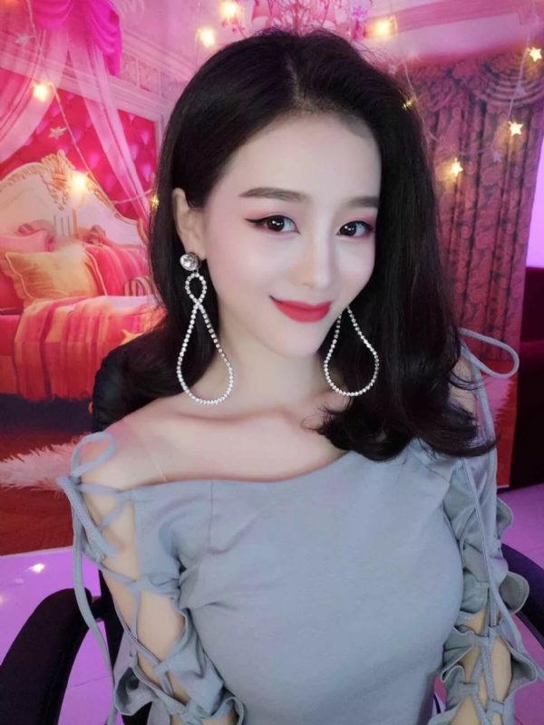 Cici的第三张照片--镇江相亲服务中心