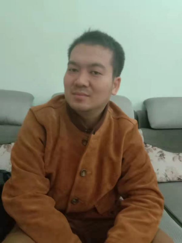 艺民的第一张照片--镇江相亲服务中心