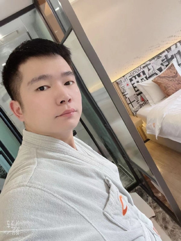 绿帽的第一张照片--镇江相亲服务中心