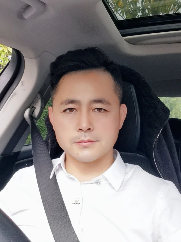 阿华大人的第一张照片--镇江相亲服务中心