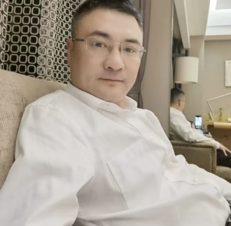 追逐的第二张照片--镇江相亲服务中心