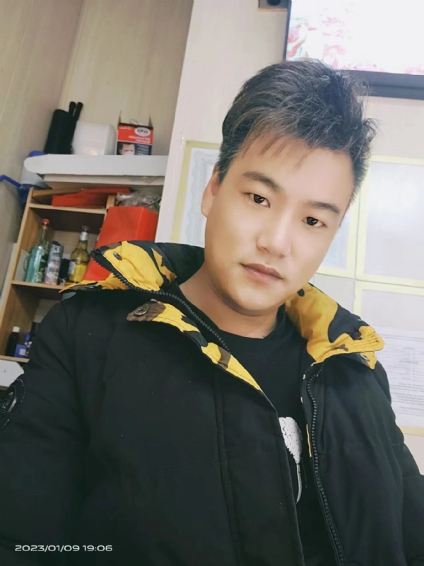 孤酒枕愁眼眠的第一张照片--镇江相亲服务中心