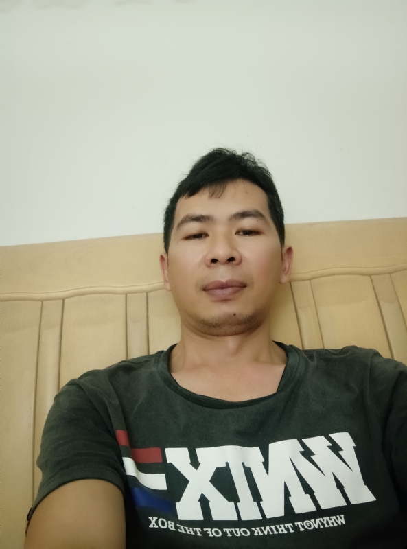小伙子的第四张照片--镇江相亲服务中心