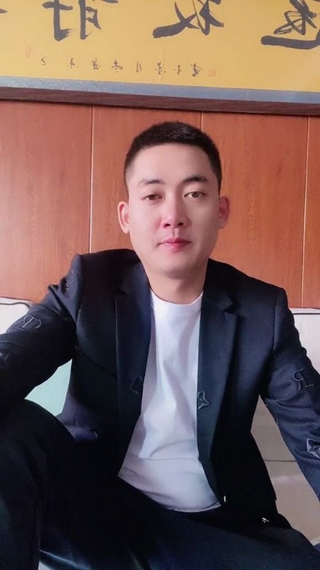 李泽胜的第一张照片--镇江相亲服务中心