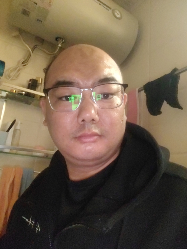 小胖子的第一张照片--镇江相亲服务中心