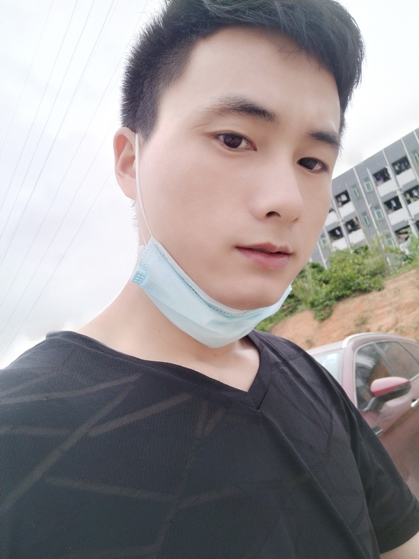 何凡的第二张照片--镇江相亲服务中心