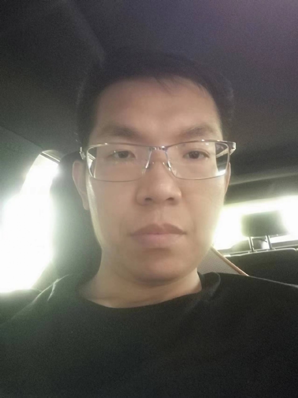 小黑包的第一张照片--镇江相亲服务中心