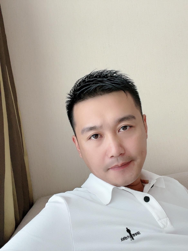 笑望人非的第一张照片--镇江相亲服务中心