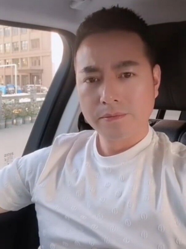 勿忘初心的第一张照片--镇江相亲服务中心