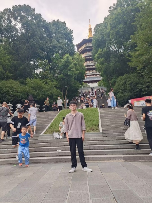 阳光男孩的第二张照片--镇江相亲服务中心