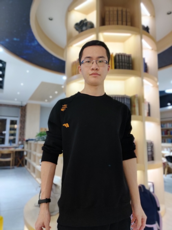 轩墨的第一张照片--镇江相亲服务中心