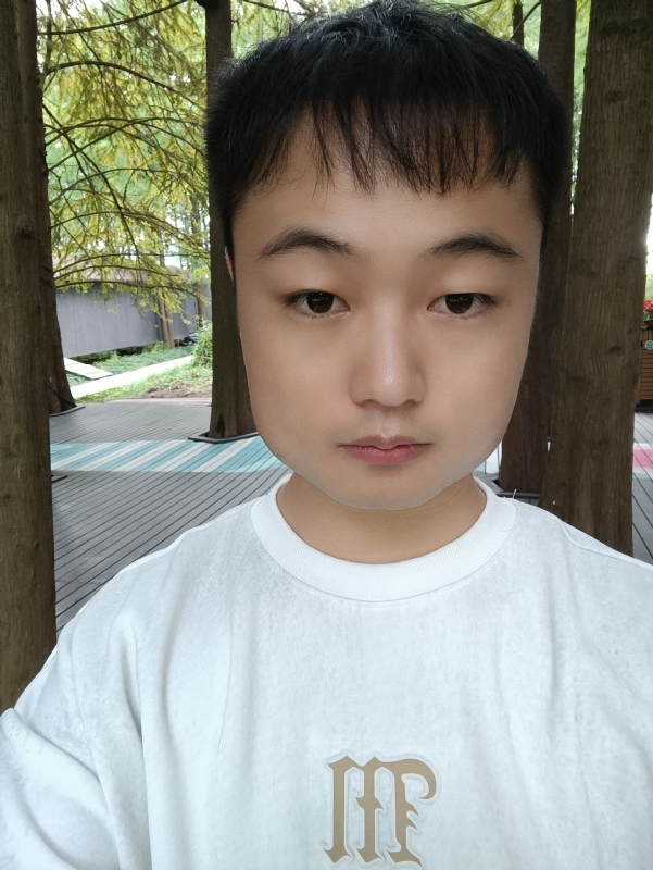 故人似的第一张照片--镇江相亲服务中心