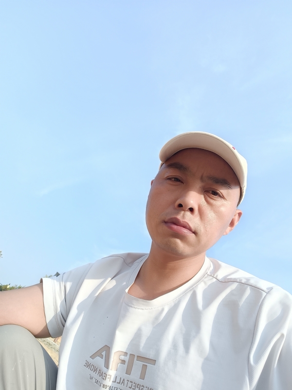 哥哥的第一张照片--镇江相亲服务中心