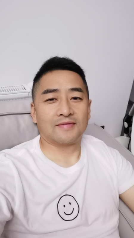向阳而生的第一张照片--镇江相亲服务中心