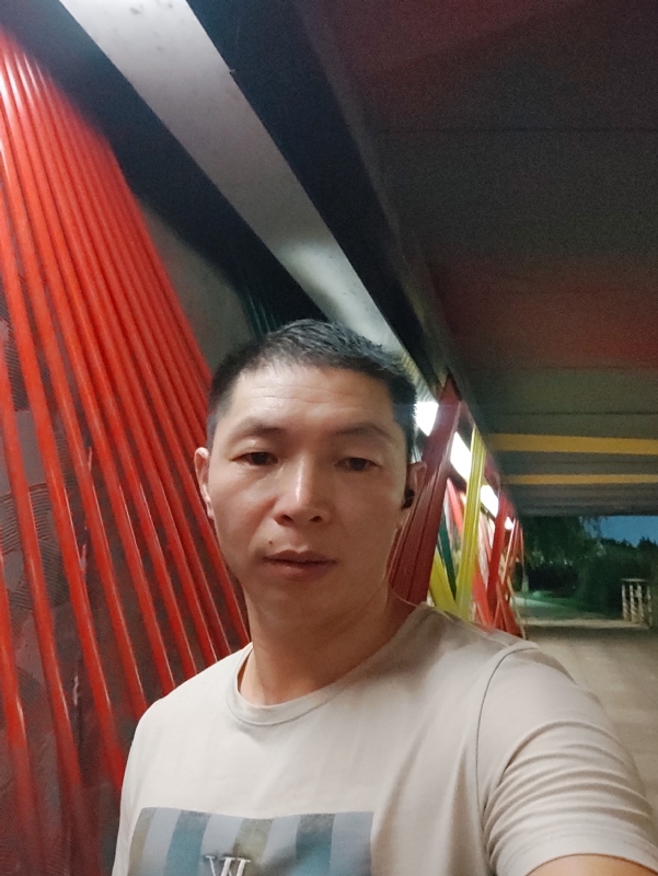 夜猫的第一张照片--镇江相亲服务中心