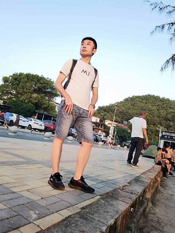 俊皓的第一张照片--镇江相亲服务中心