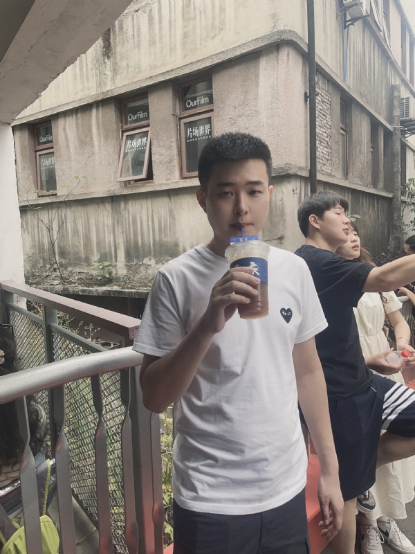 尚龙的第二张照片--镇江相亲服务中心