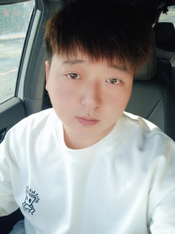 可乐加冰的第一张照片--镇江相亲服务中心
