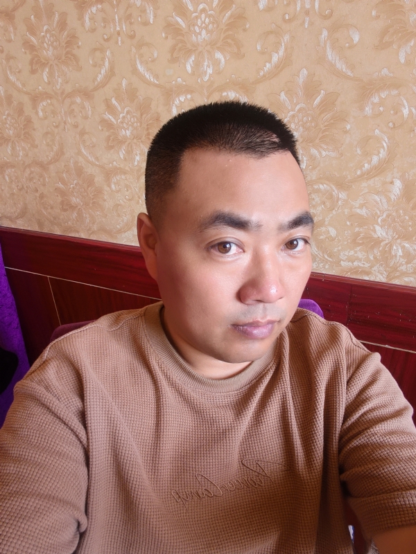 擦亮眼睛向前看的第二张照片--镇江相亲服务中心