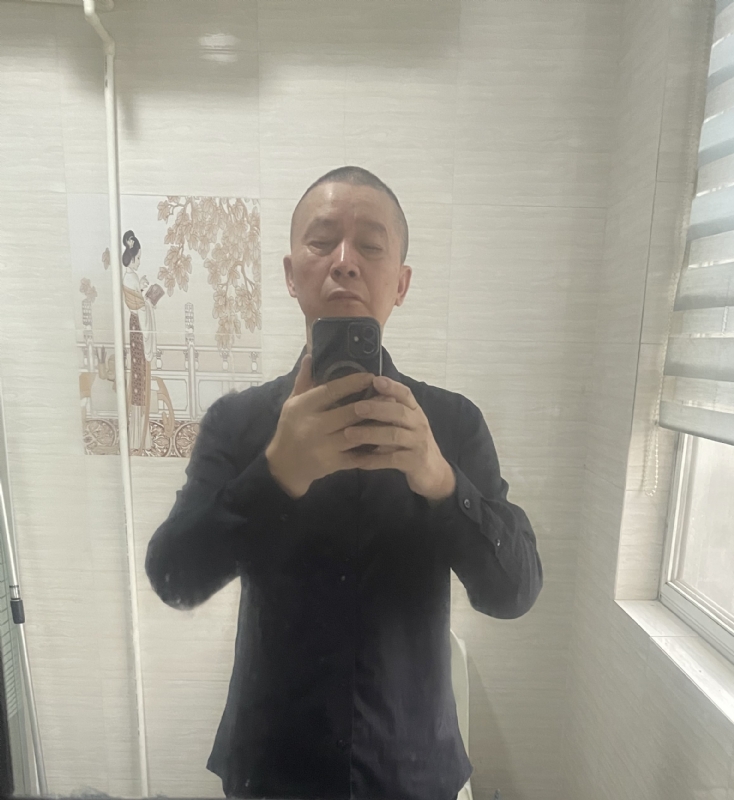 荣哥的第一张照片--镇江相亲服务中心