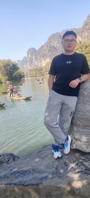 受过伤的狼的第二张照片--镇江相亲服务中心