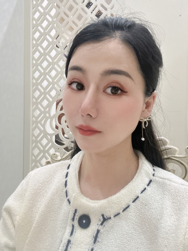 金莉的第一张照片--镇江相亲服务中心