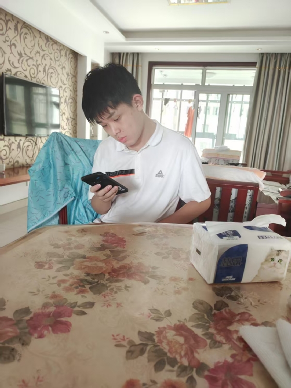 铁在烧的第一张照片--镇江相亲服务中心