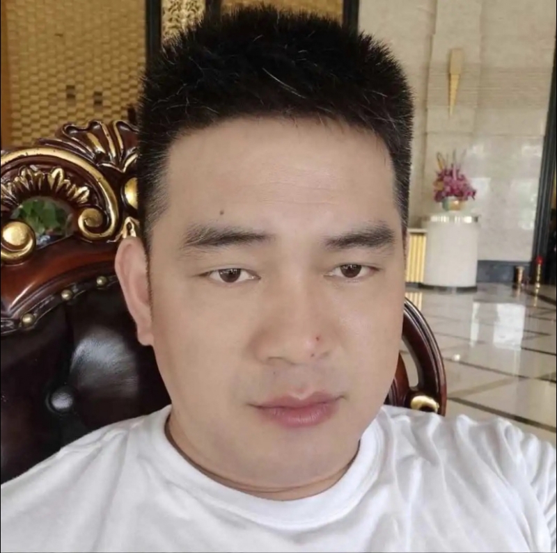 随风的第一张照片--镇江相亲服务中心