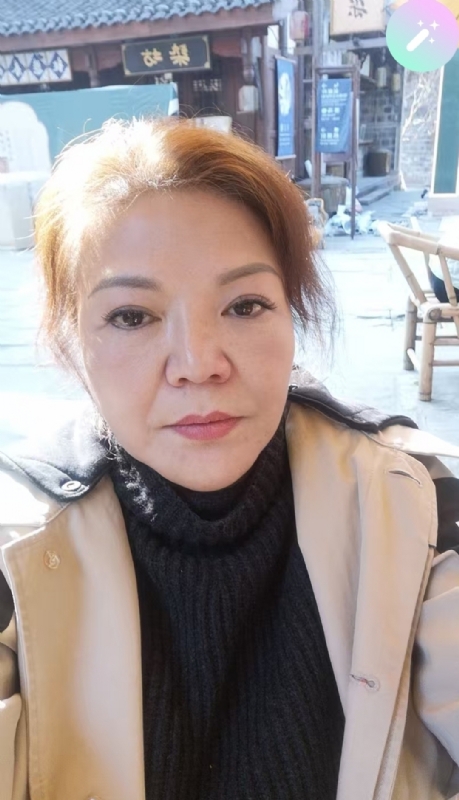 宛霞的第二张照片--镇江相亲服务中心