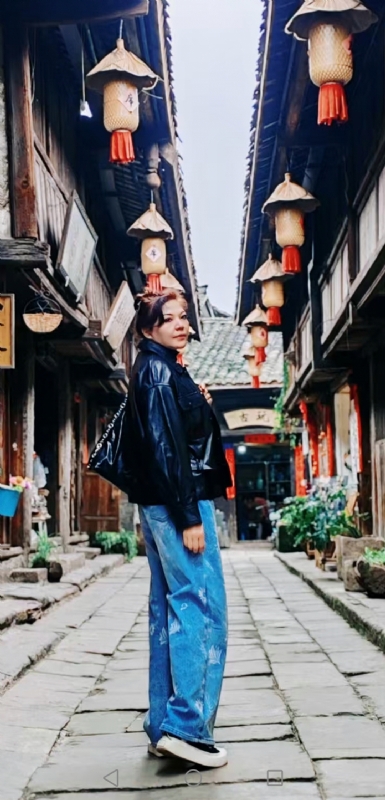 宛霞的第五张照片--镇江相亲服务中心