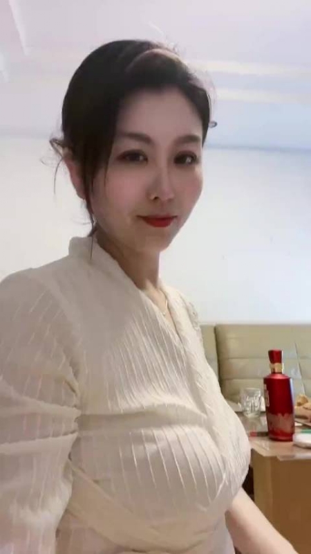 钕钕的第一张照片--镇江相亲服务中心