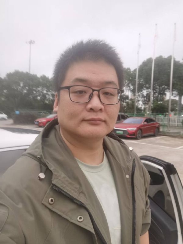 Russell的第一张照片--镇江相亲服务中心