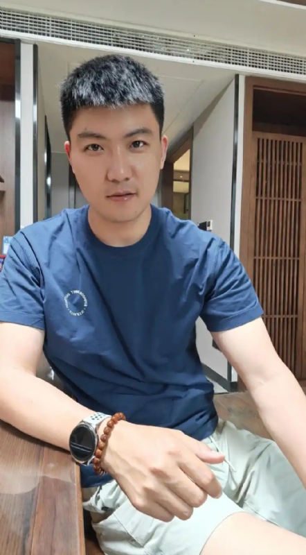 大鹏展翅的第二张照片--镇江相亲服务中心