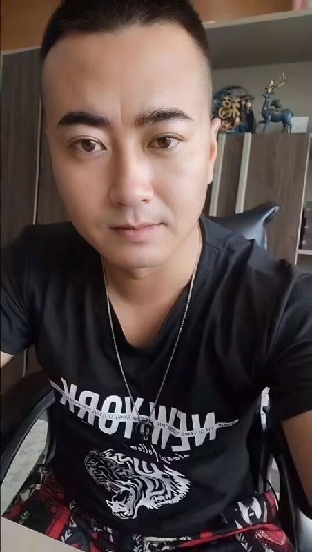 Luck耀的第一张照片--镇江相亲服务中心