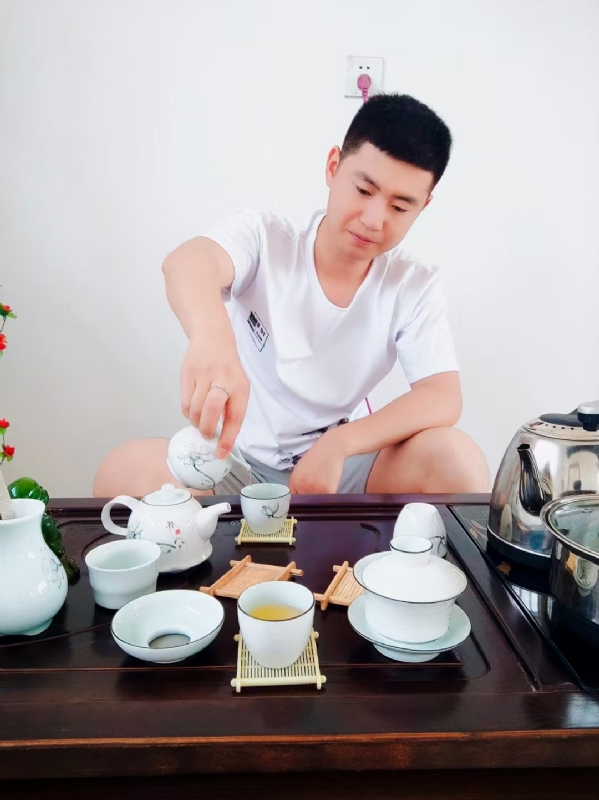 日月的第三张照片--镇江相亲服务中心