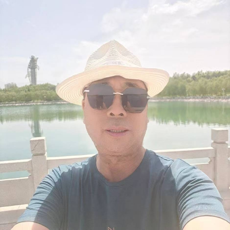 有钱人的第二张照片--镇江相亲服务中心