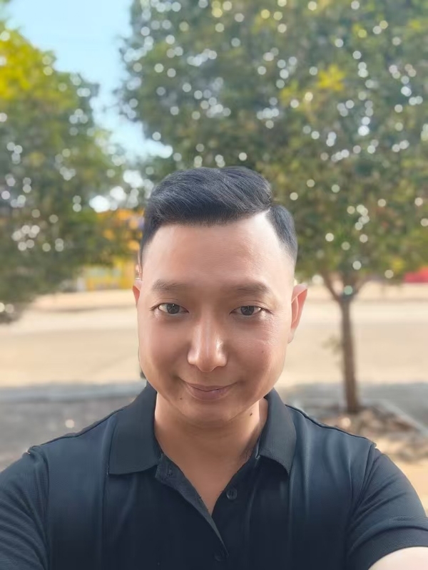 巷子里的猫的第一张照片--镇江相亲服务中心