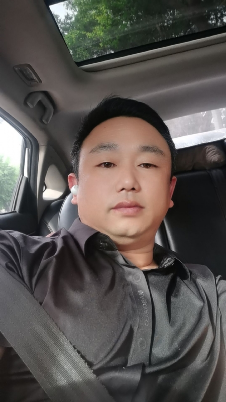 老烽的第一张照片--镇江相亲服务中心