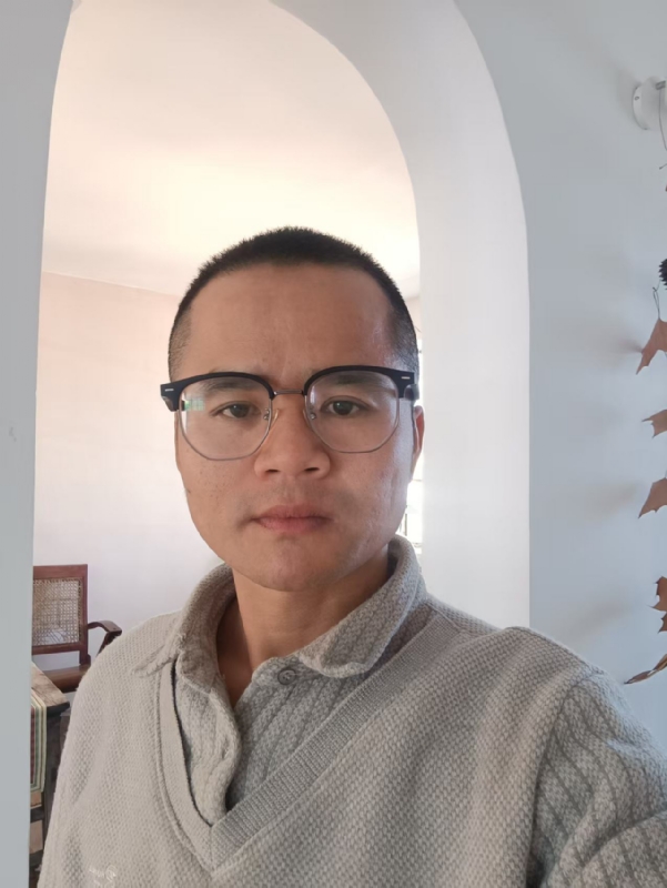 戴戴的第二张照片--镇江相亲服务中心