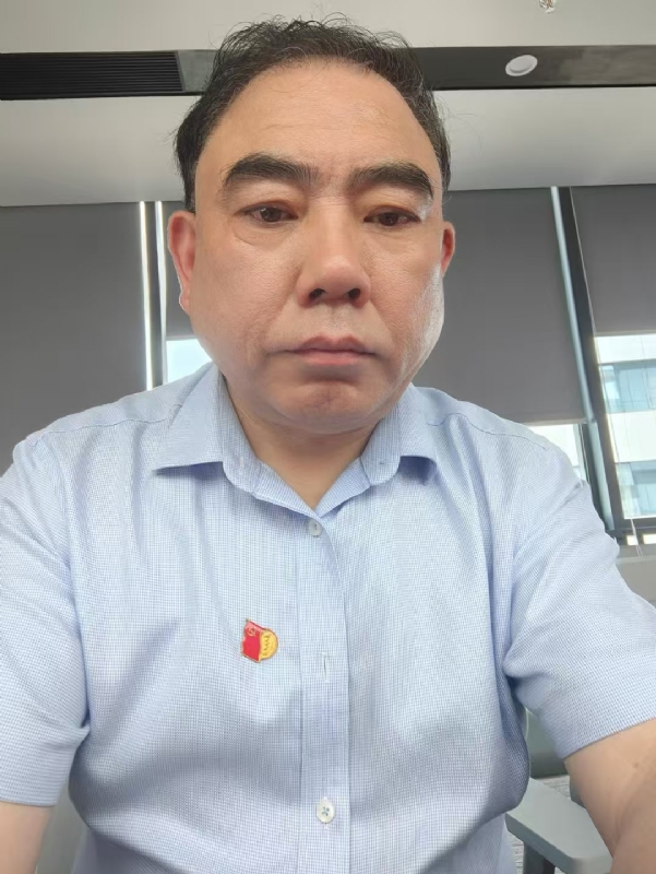 邹先生的第二张照片--镇江相亲服务中心