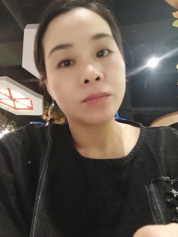 喜欢黑巧的第一张照片--镇江相亲服务中心